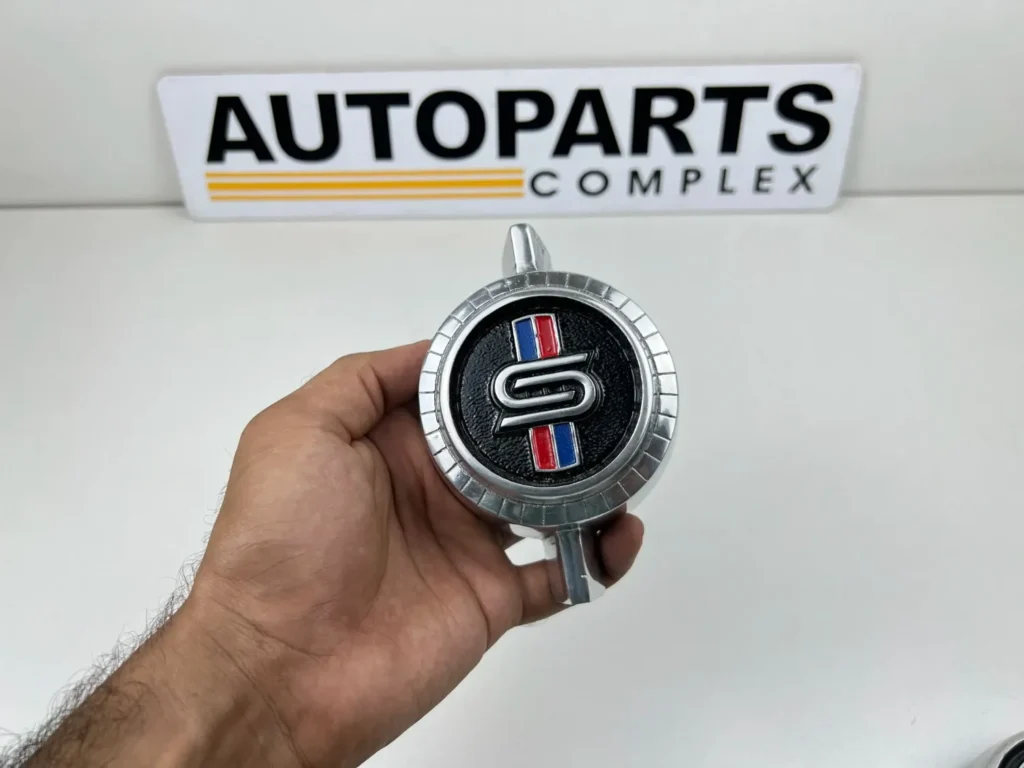 Datsun sunny 1200 B110 grille badge (6)