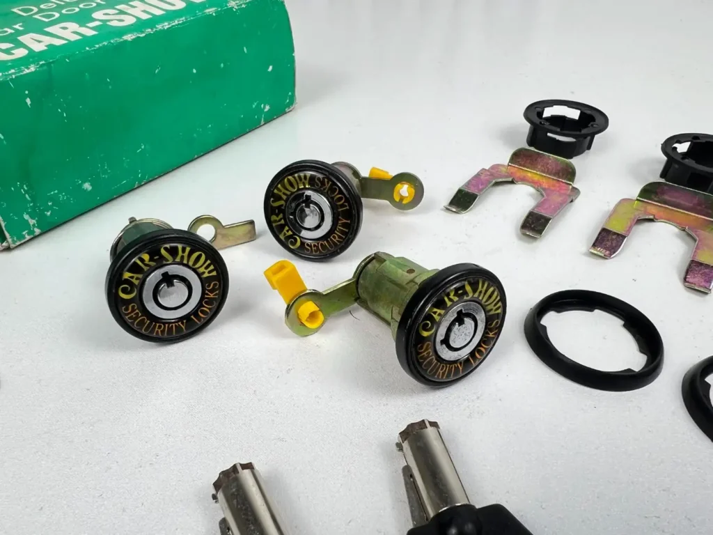 Doors trunk oldschool lock kit - Car show anti theft security locks - Universal fitting (11)