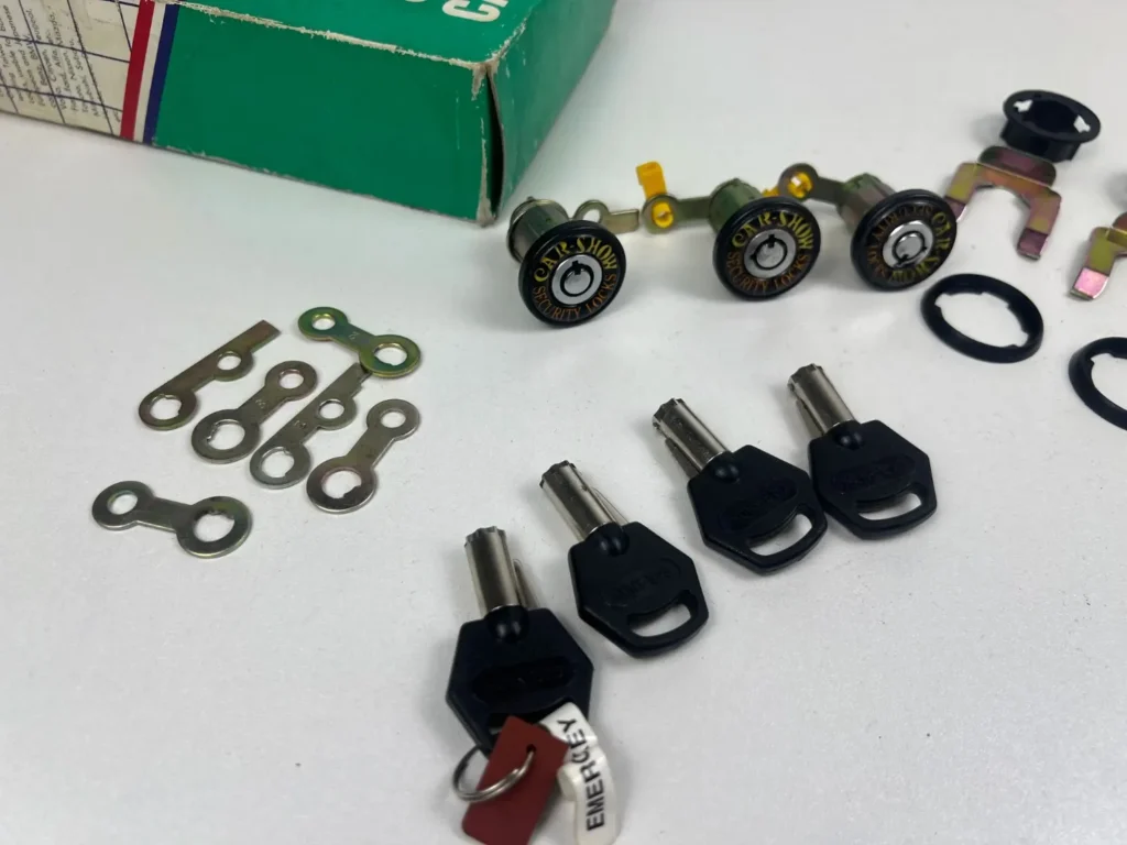 Doors trunk oldschool lock kit - Car show anti theft security locks - Universal fitting (6)