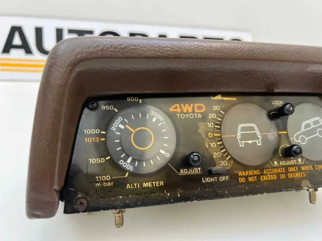 Hilux 4wd 1st gen 4runner OEM brown inclinometer Altimeter for 82890-89104 (Q16) (5)