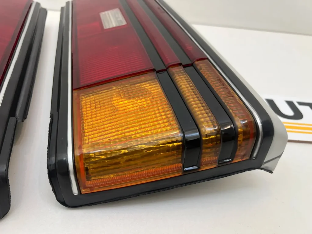 Corona ST140 AT141 TT142 Tail lights pair (9)