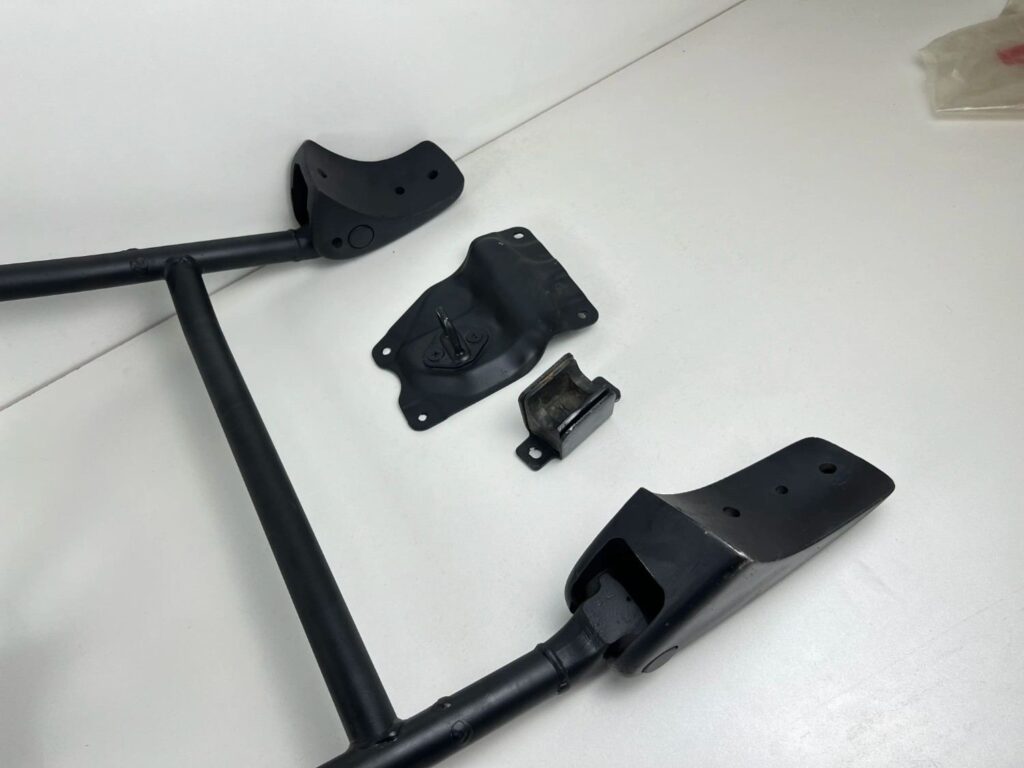 Land cruiser 100 series JDM spare tyre carrier (14)