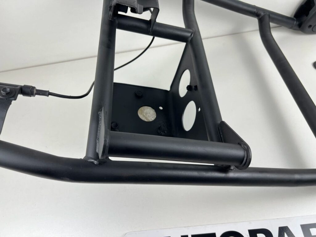 Land cruiser 100 series JDM spare tyre carrier (20)