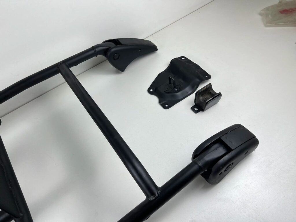 Land cruiser 100 series JDM spare tyre carrier (4)