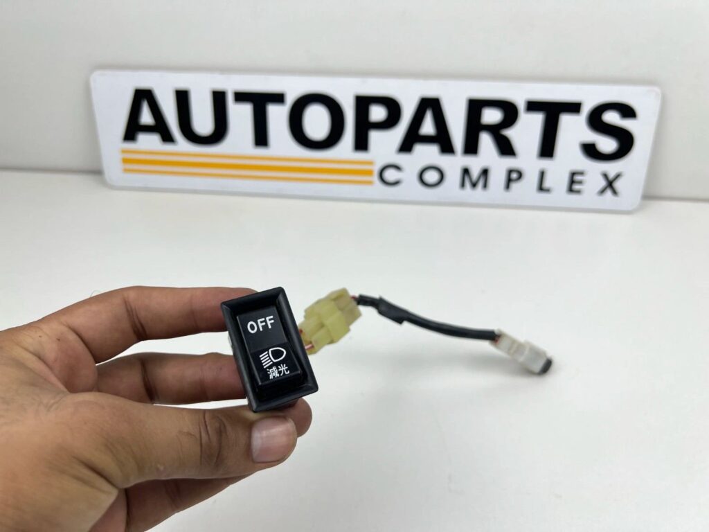 OEM Toyota fog lamps switch for 1980s 1990s Toyota (2)