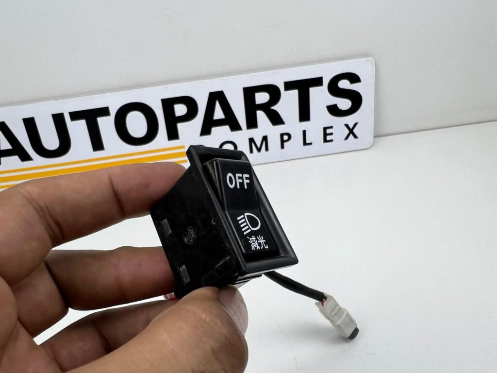 OEM Toyota fog lamps switch for 1980s 1990s Toyota (5)