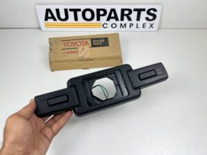 Toyota Hilux 1979 - 1983 RN30 rn40 LN40 2 spoke Steering wheel pad (2)