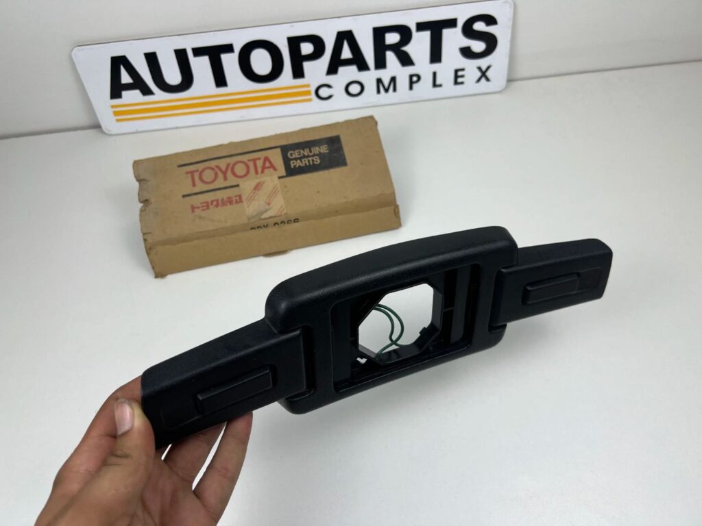 Toyota Hilux 1979 - 1983 RN30 rn40 LN40 2 spoke Steering wheel pad (5)