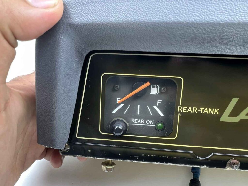 Toyota Land Cruiser 70 series Rear Fuel Tank Gauge grey Color 83290-90K05 (Q42) (6)