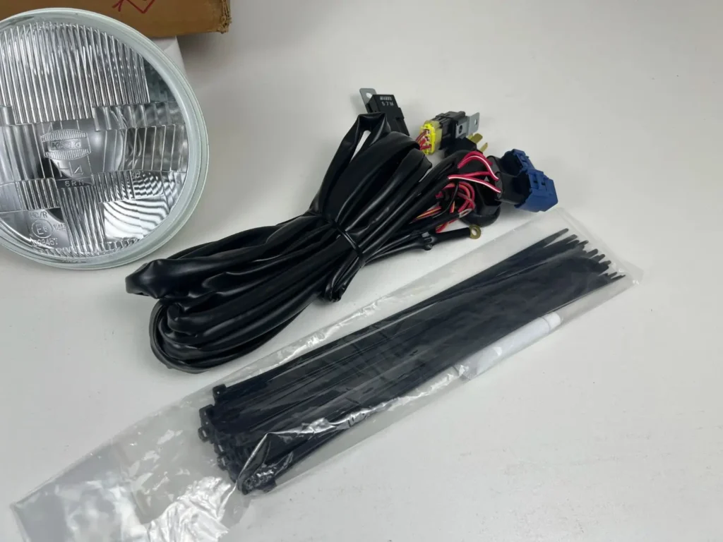 Toyota OEM 7 H4 headlights (11)