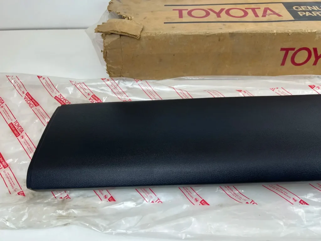 Toyota Starlet KP60 LHD NOS OEM dash pad (8)