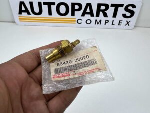 Toyota genuine water temperature guage sender assy 83420-20020 fits Corolla 1980 - 1991 (3)