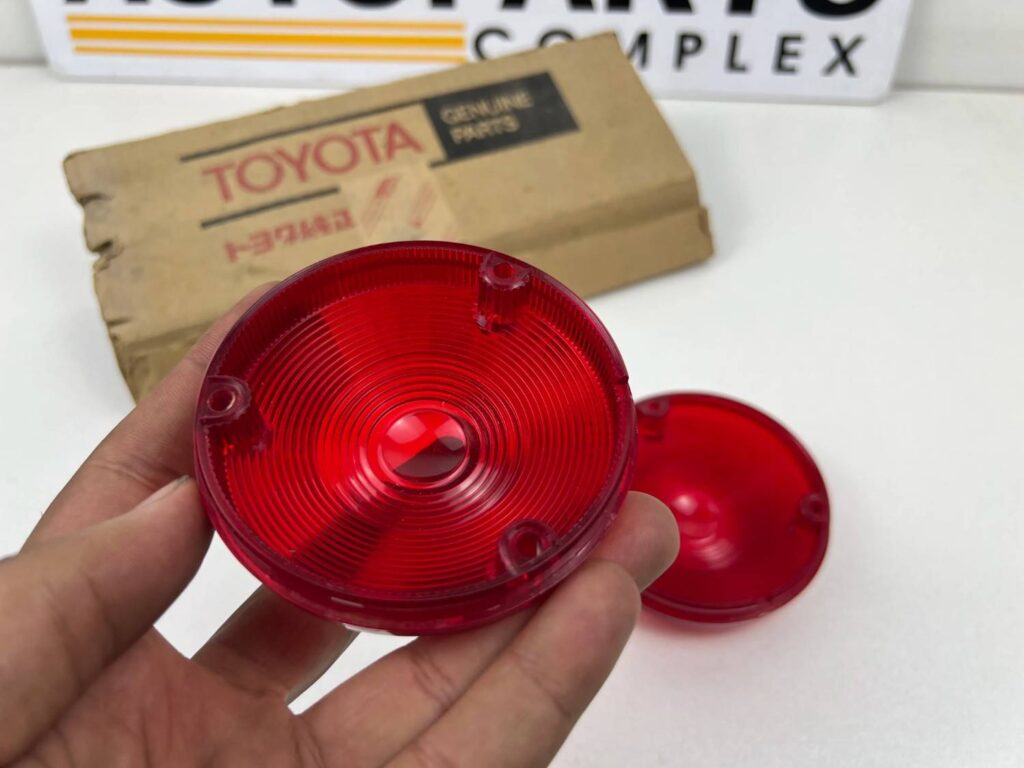 Toyota land cruiser 1966 - 1973 Tail lights NOS OEM pair (8)