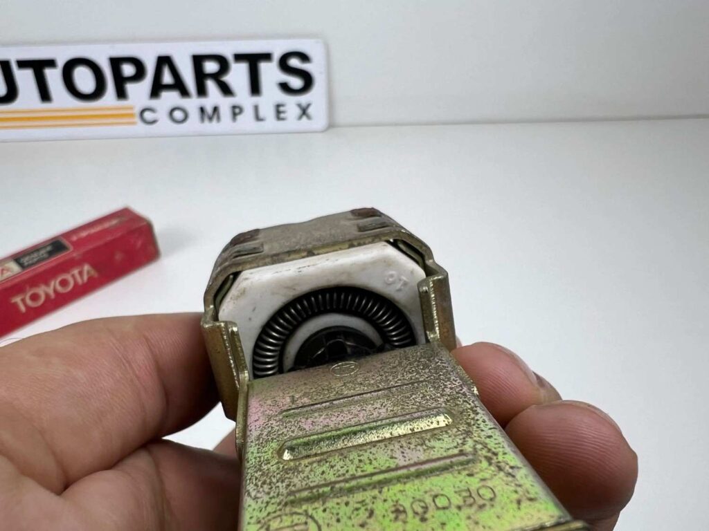 Toyota land cruiser FJ40 headlights dimmer switch (8)