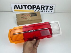 Toyota publica kp30 tail light lens Left NOS OEM (2)