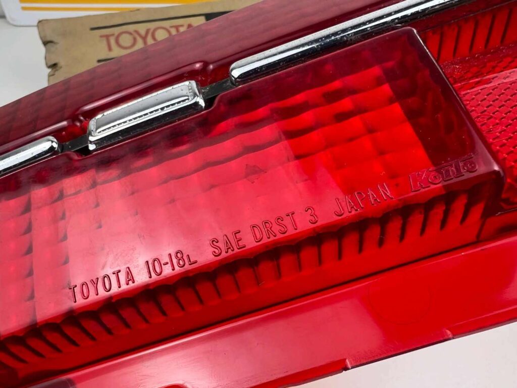 Toyota publica kp30 tail light lens Left NOS OEM (7)
