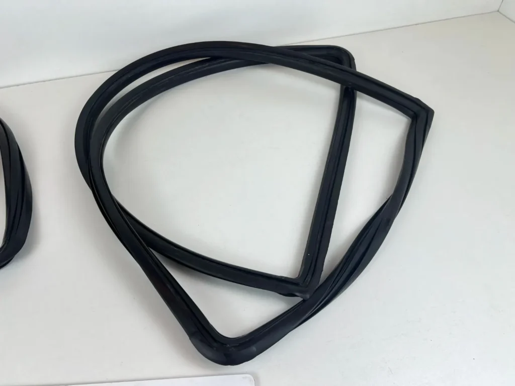 Toyota starlet 1979 1980 1981 mk1 mk2 windshield rubber seals (1)