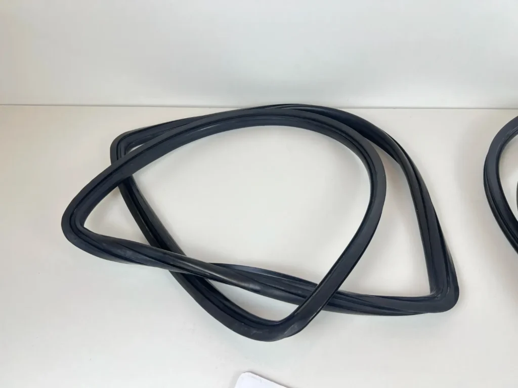 Toyota starlet 1979 1980 1981 mk1 mk2 windshield rubber seals (10)