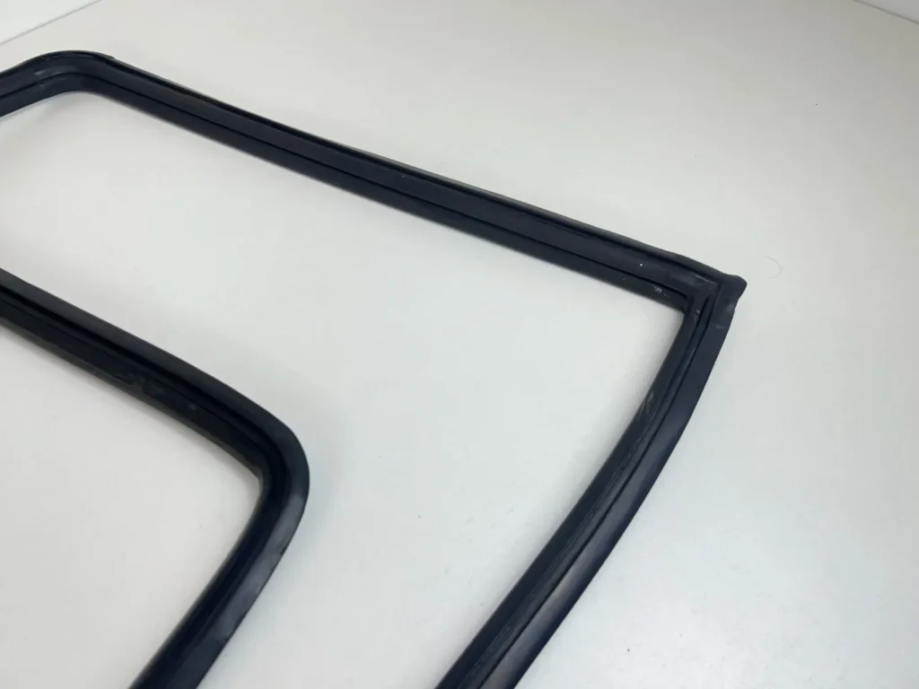 Toyota starlet 1979 1980 1981 mk1 mk2 windshield rubber seals (3)