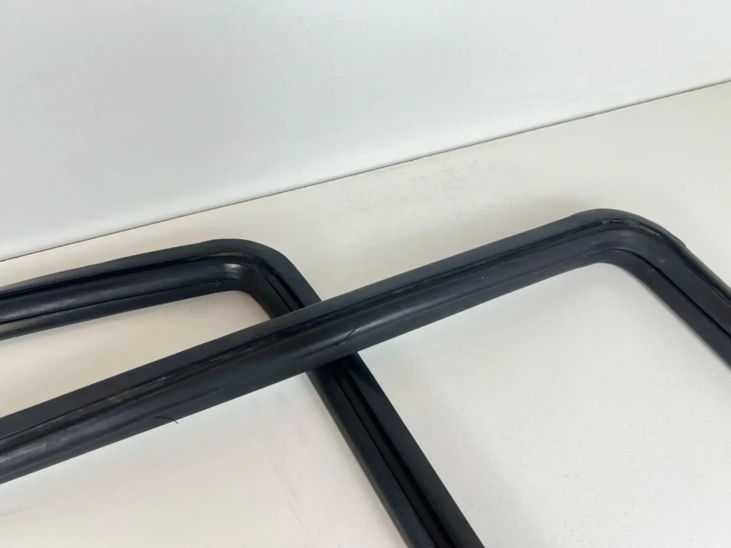 Toyota starlet 1979 1980 1981 mk1 mk2 windshield rubber seals (4)