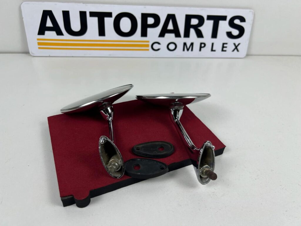 Classic chrome metal side view mirrors (1)