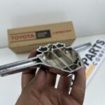 Corolla 1971 1972 KE20 te21 te26 grille badge NOS OEM (7)