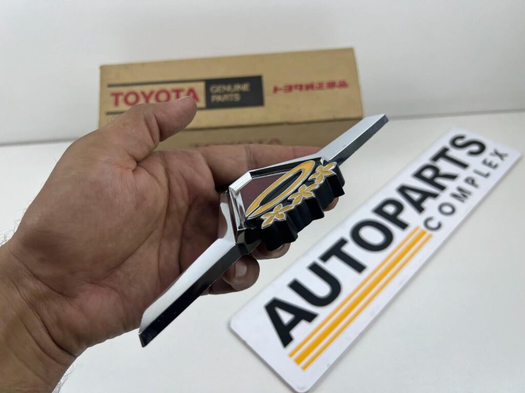 Corolla 1971 1972 KE20 te21 te26 grille badge NOS OEM (8)