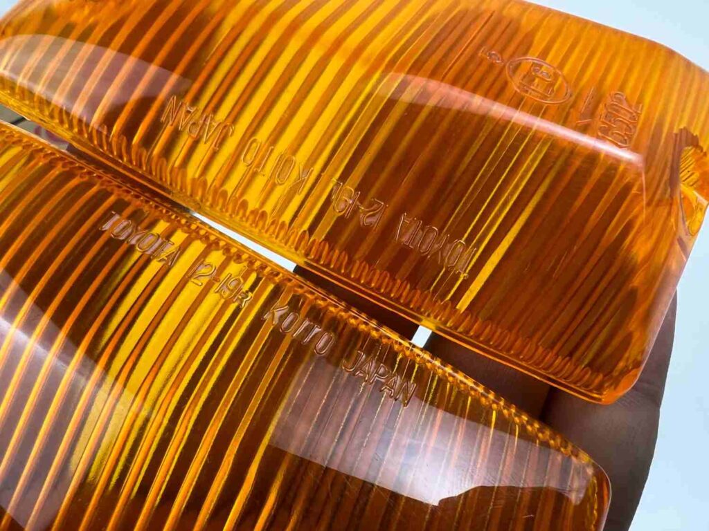 Corolla 1971 1972 NOS OEM fender indicator lenses pair (5)