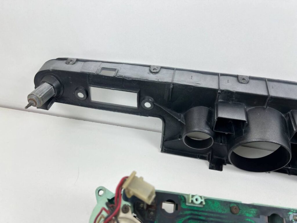 Corolla 1975-79 LHD cluster with dash bezels te31 ke30 te38 ke35 (1)