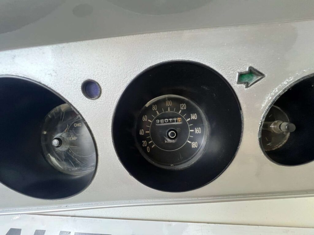 Corolla 1975-79 LHD cluster with dash bezels te31 ke30 te38 ke35 (4)