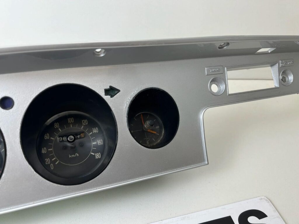 Corolla 1975-79 LHD cluster with dash bezels te31 ke30 te38 ke35 (5)