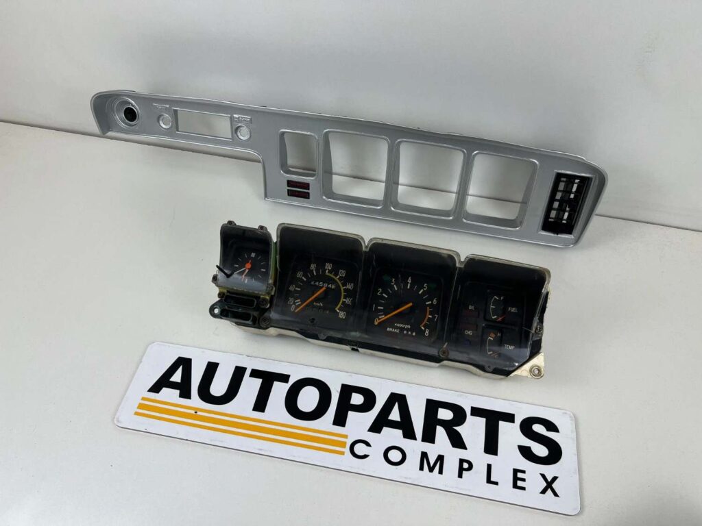 Corolla 1978 1979 rev RPM cluster with dash bezels ke30 ke55 ke35 (10)