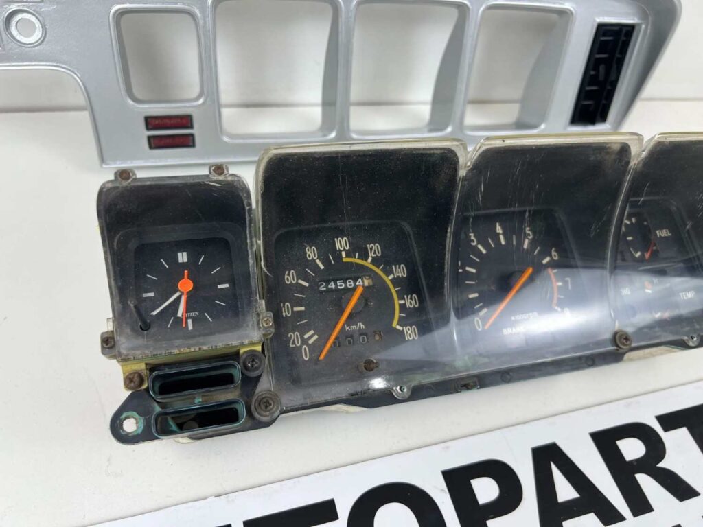Corolla 1978 1979 rev RPM cluster with dash bezels ke30 ke55 ke35 (13)
