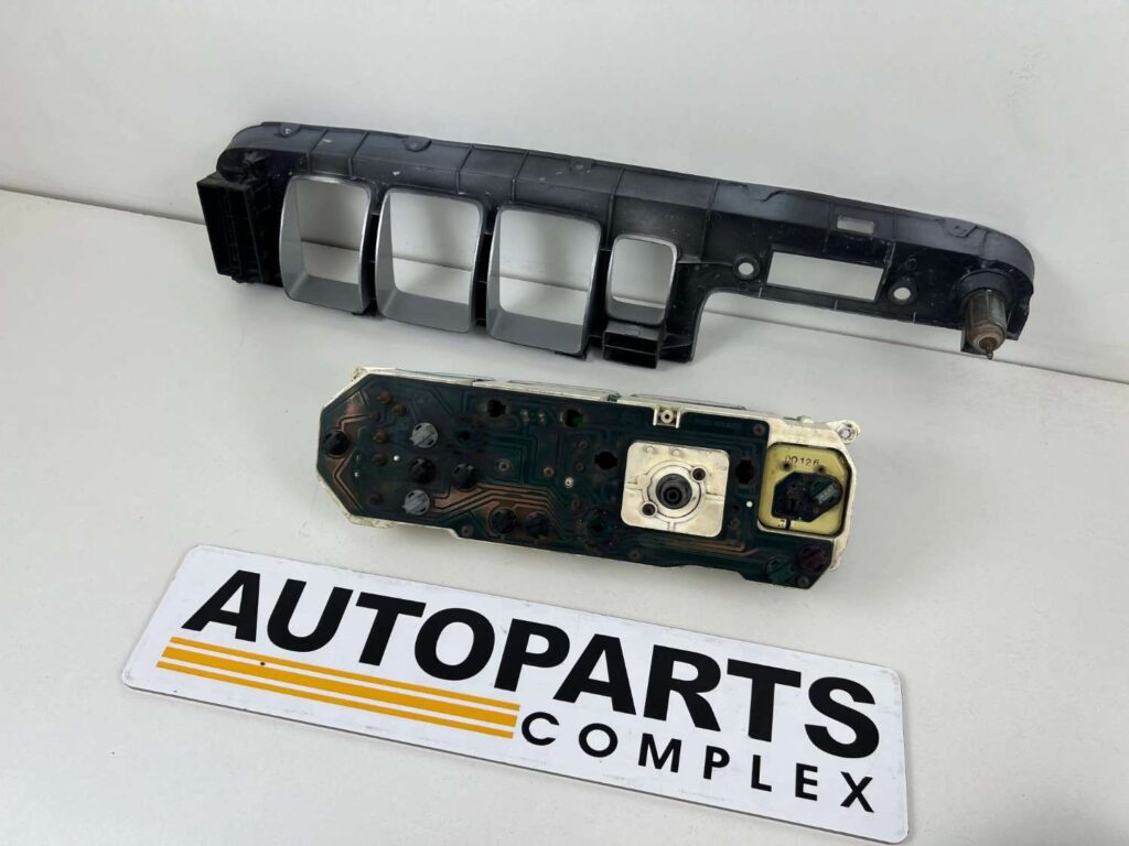 Corolla 1978 1979 rev RPM cluster with dash bezels ke30 ke55 ke35 (16)