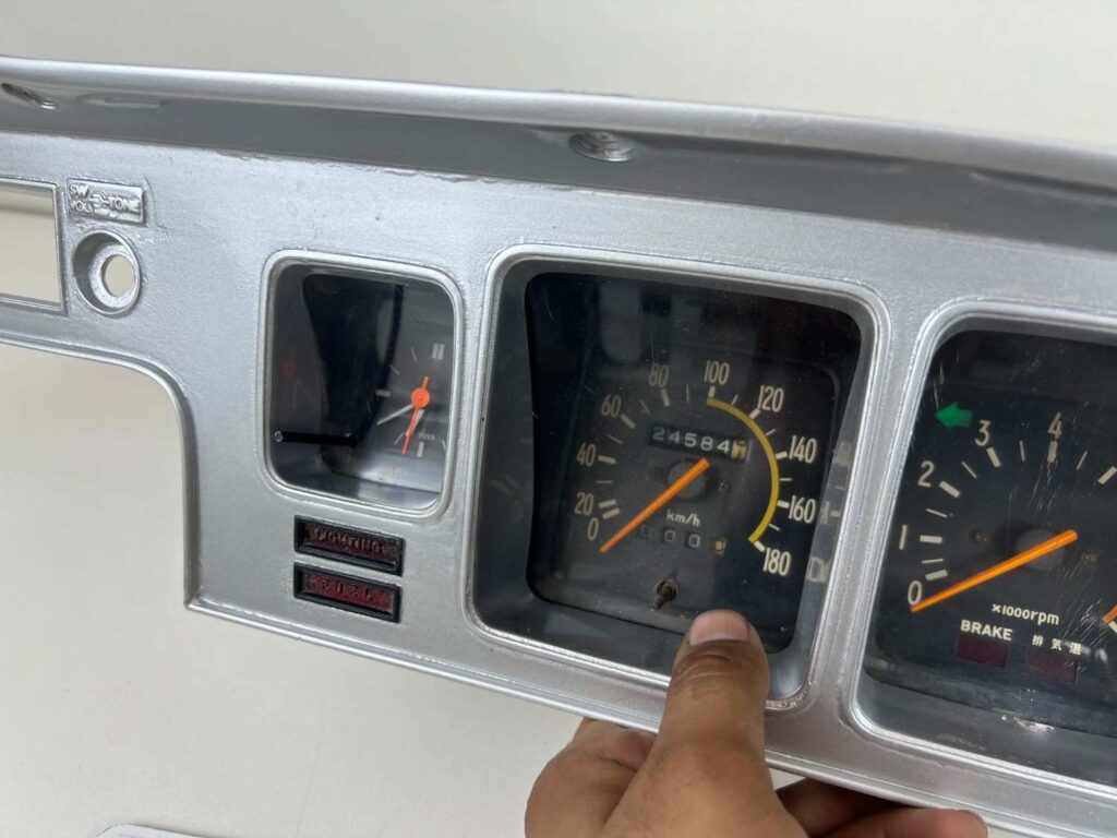 Corolla 1978 1979 rev RPM cluster with dash bezels ke30 ke55 ke35 (7)