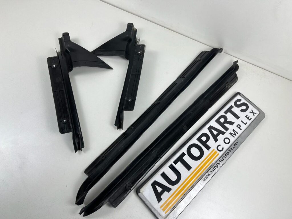 Corolla 1980 - 1983 4-Door Scuff trims rocker plastics (Black) (1)