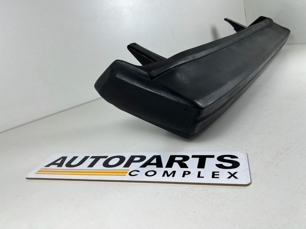 Corolla 1980 - 1983 KE70 Te72 rubber rear bumper (1)