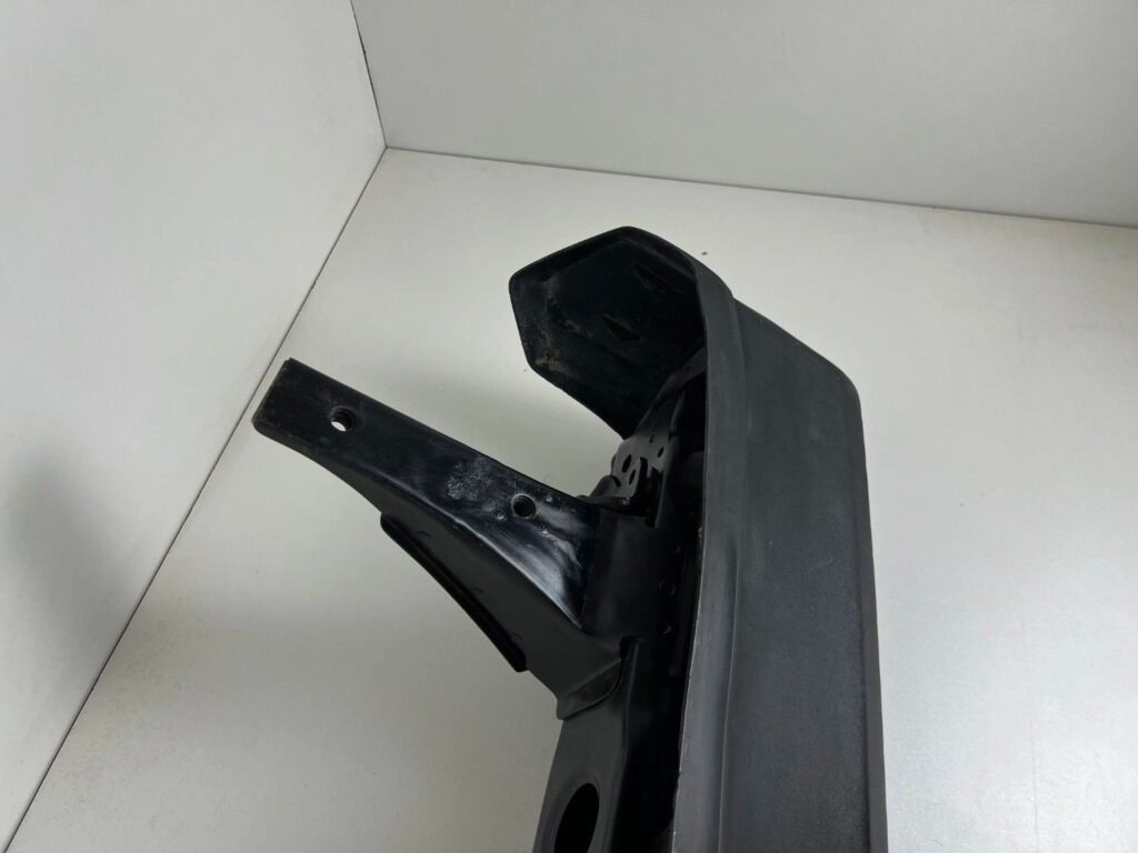 Corolla 1980 - 1983 KE70 Te72 rubber rear bumper (11)