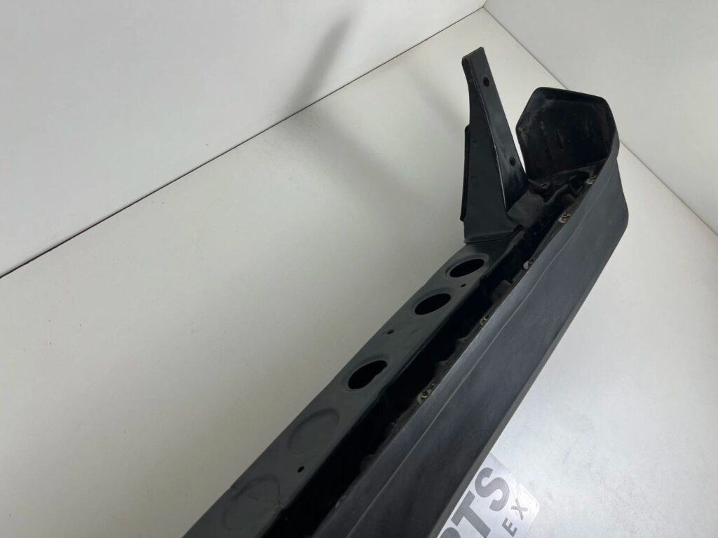 Corolla 1980 - 1983 KE70 Te72 rubber rear bumper (13)