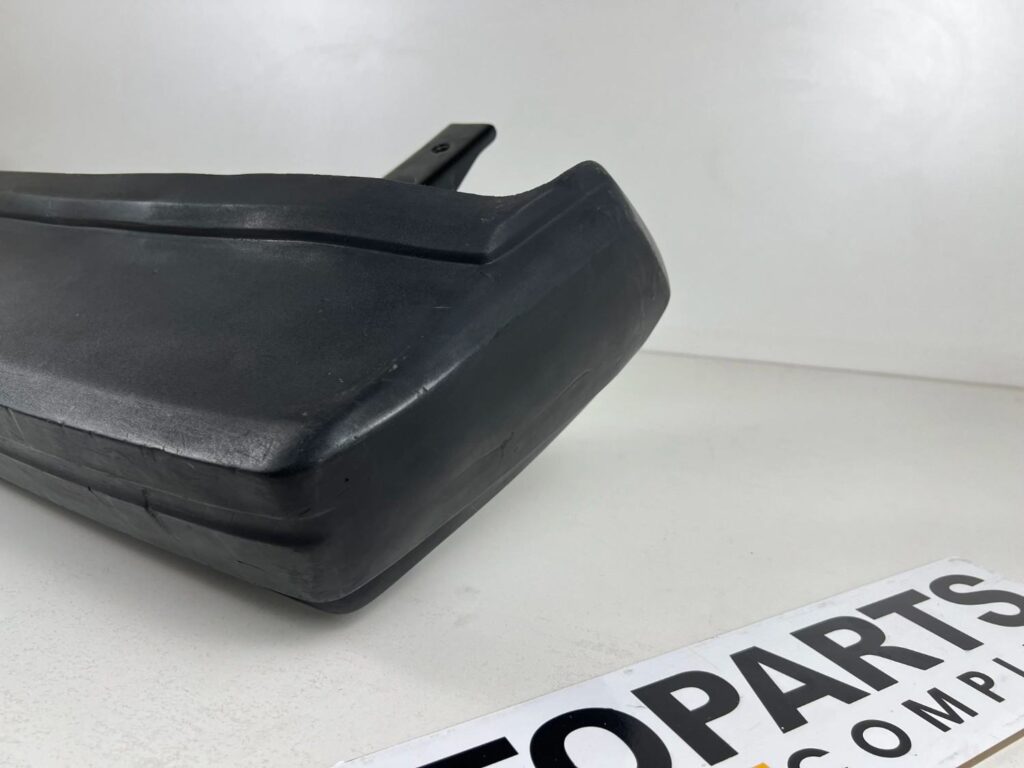 Corolla 1980 - 1983 KE70 Te72 rubber rear bumper (15)