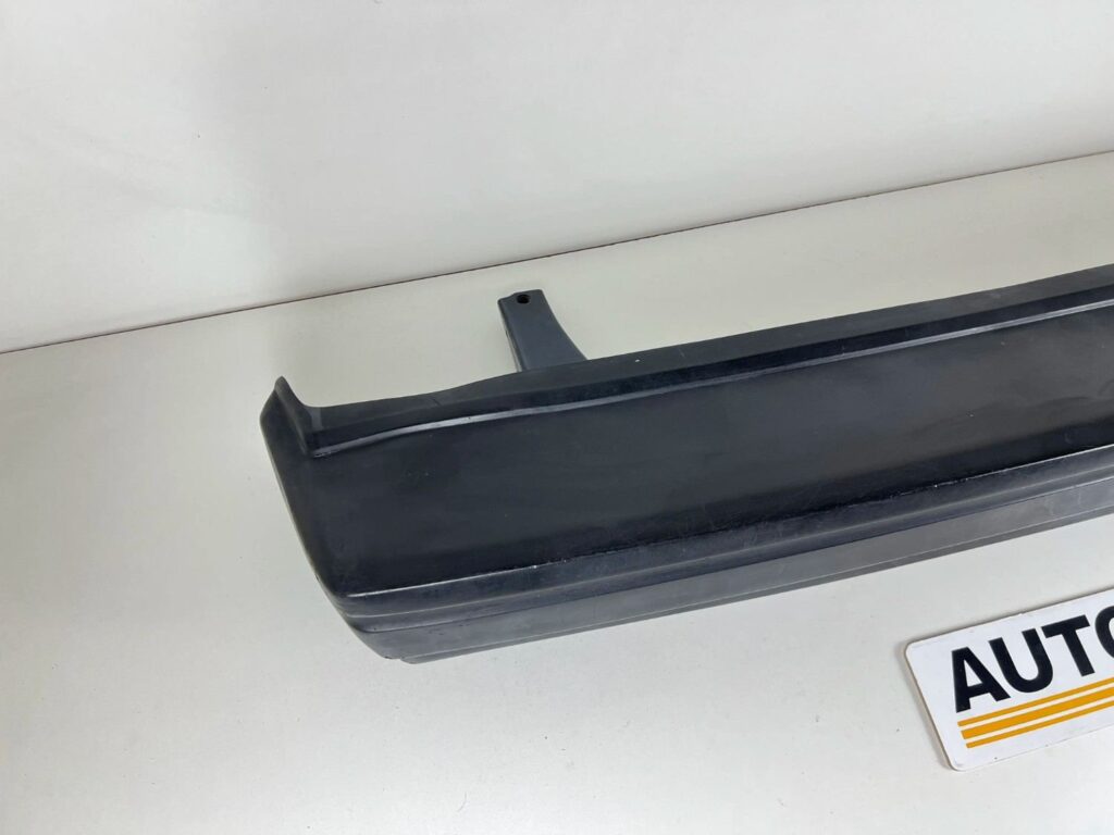 Corolla 1980 - 1983 KE70 Te72 rubber rear bumper (3)