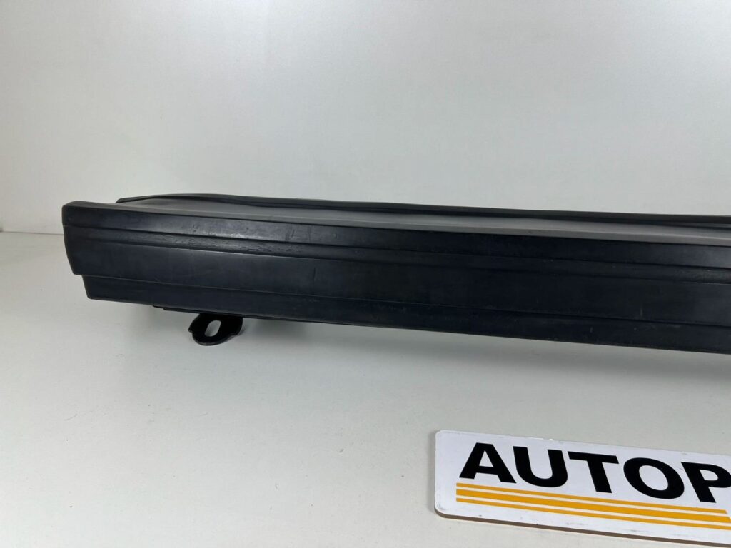 Corolla 1980 - 1983 KE70 Te72 rubber rear bumper (5)