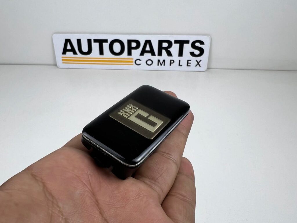 Corolla 1980 - 1983 ke70 TE72 OEM steering wheel badge (4)