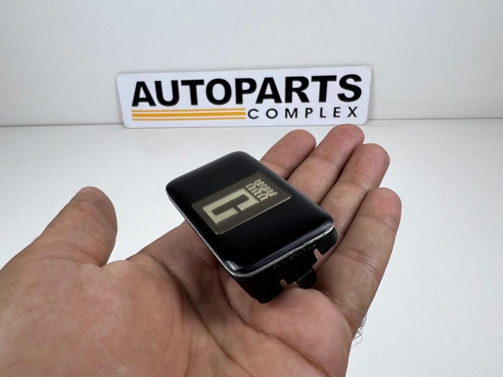 Corolla 1980 - 1983 ke70 TE72 OEM steering wheel badge (5)