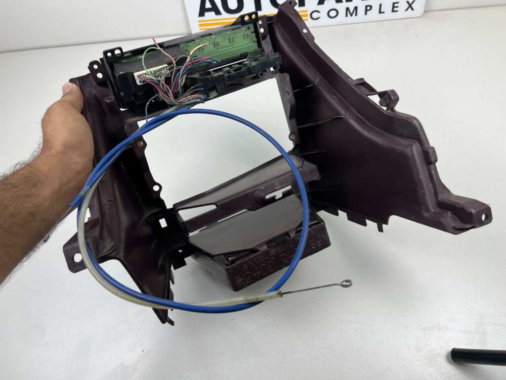 Corolla 1988 - 1991 AC control panel and cup holder console ae92 (10)