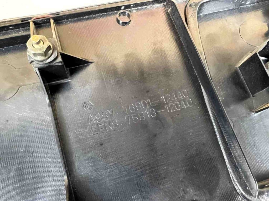 Corolla AE101 Ae100 OEM JDM Tail lights set with reflector garnish (1)