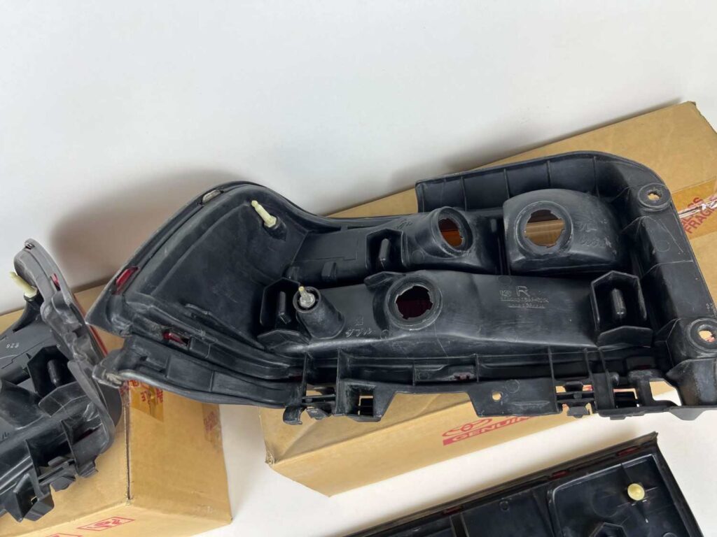 Corolla AE101 Ae100 OEM JDM Tail lights set with reflector garnish (13)