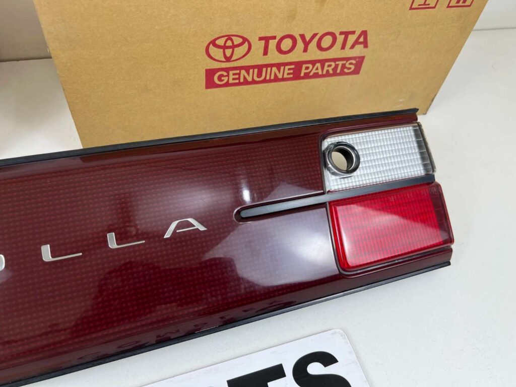 Corolla AE101 Ae100 OEM JDM Tail lights set with reflector garnish (8)