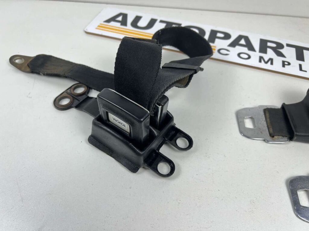 Corolla ke20 Ke25 1971 - 1974 front Seat belts OEM JDM (11)
