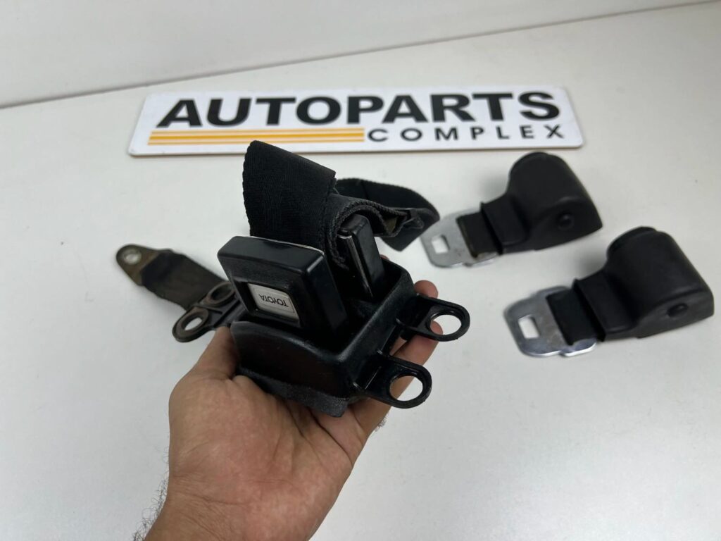 Corolla ke20 Ke25 1971 - 1974 front Seat belts OEM JDM (12)